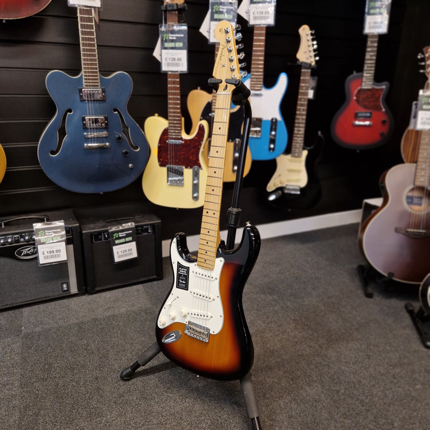Pre-Owned Fender Player Stratocaster Left-Handed - 3-Colour Sunburst