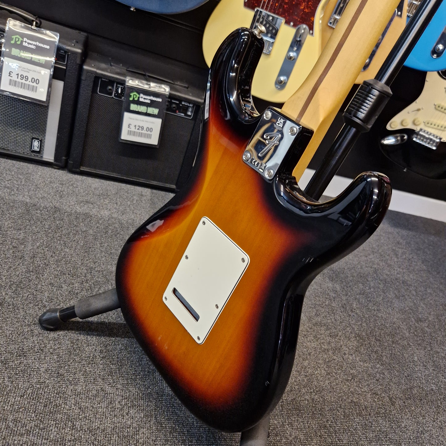 Pre-Owned Fender Player Stratocaster Left-Handed - 3-Colour Sunburst