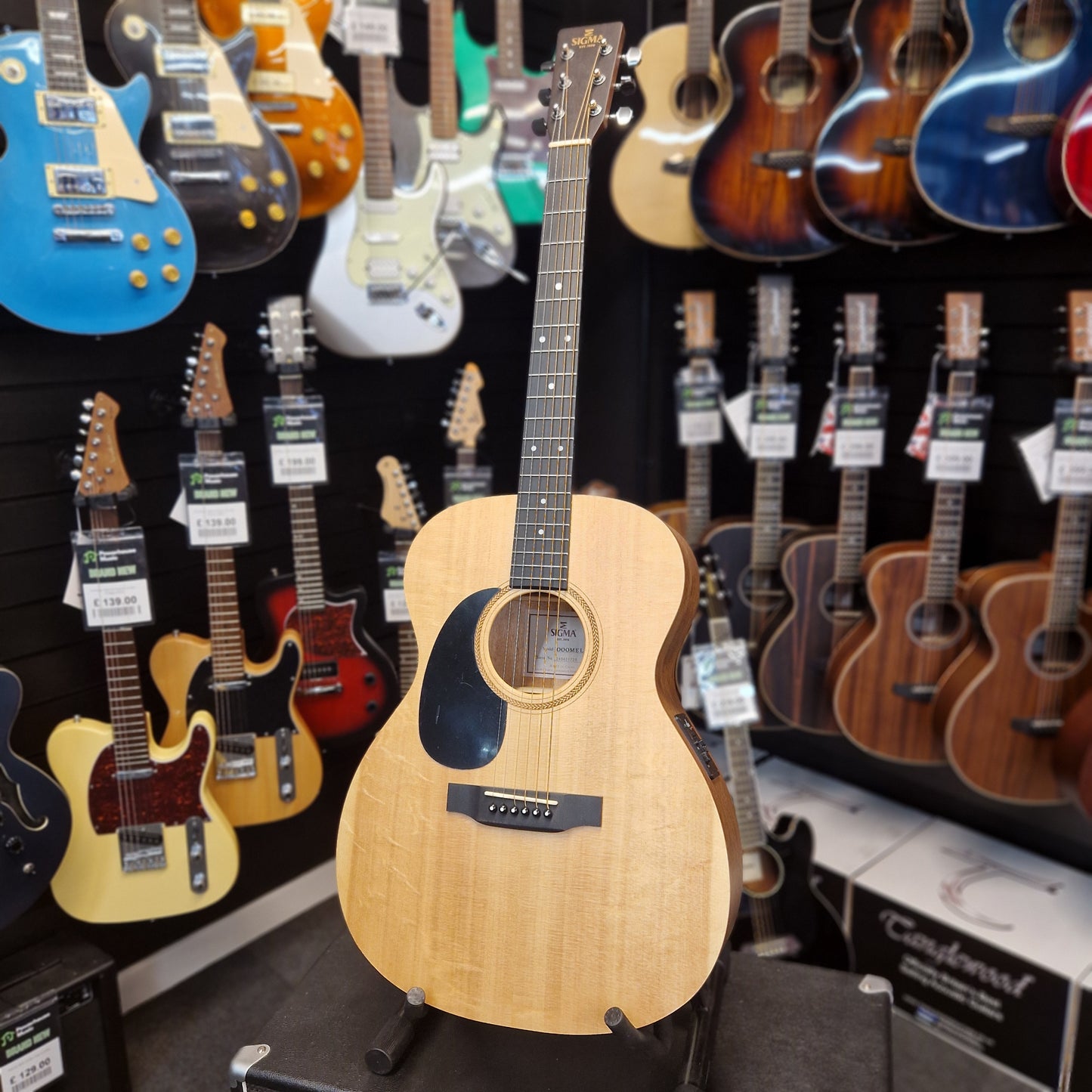 Pre-Owned Sigma 000ME L Electro-Acoustic Left-Handed - Natural