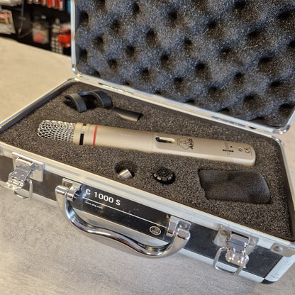 AKG C1000S Microphone in a protective case with foam lining