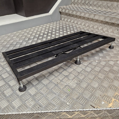 Pre-Owned Palmer pedalboard on metal grate floor