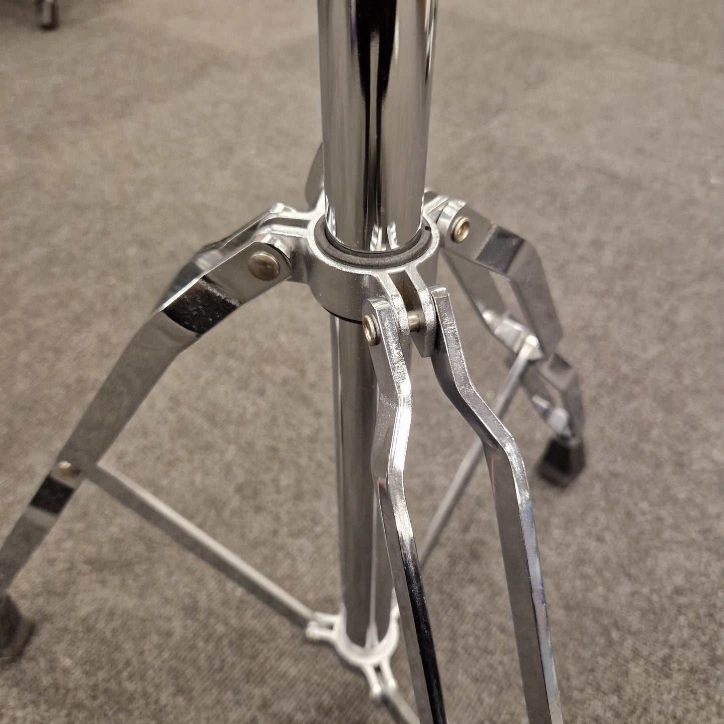 Pre-Owned Yamaha Close-up of a metallic bicycle handlebar on a gray background