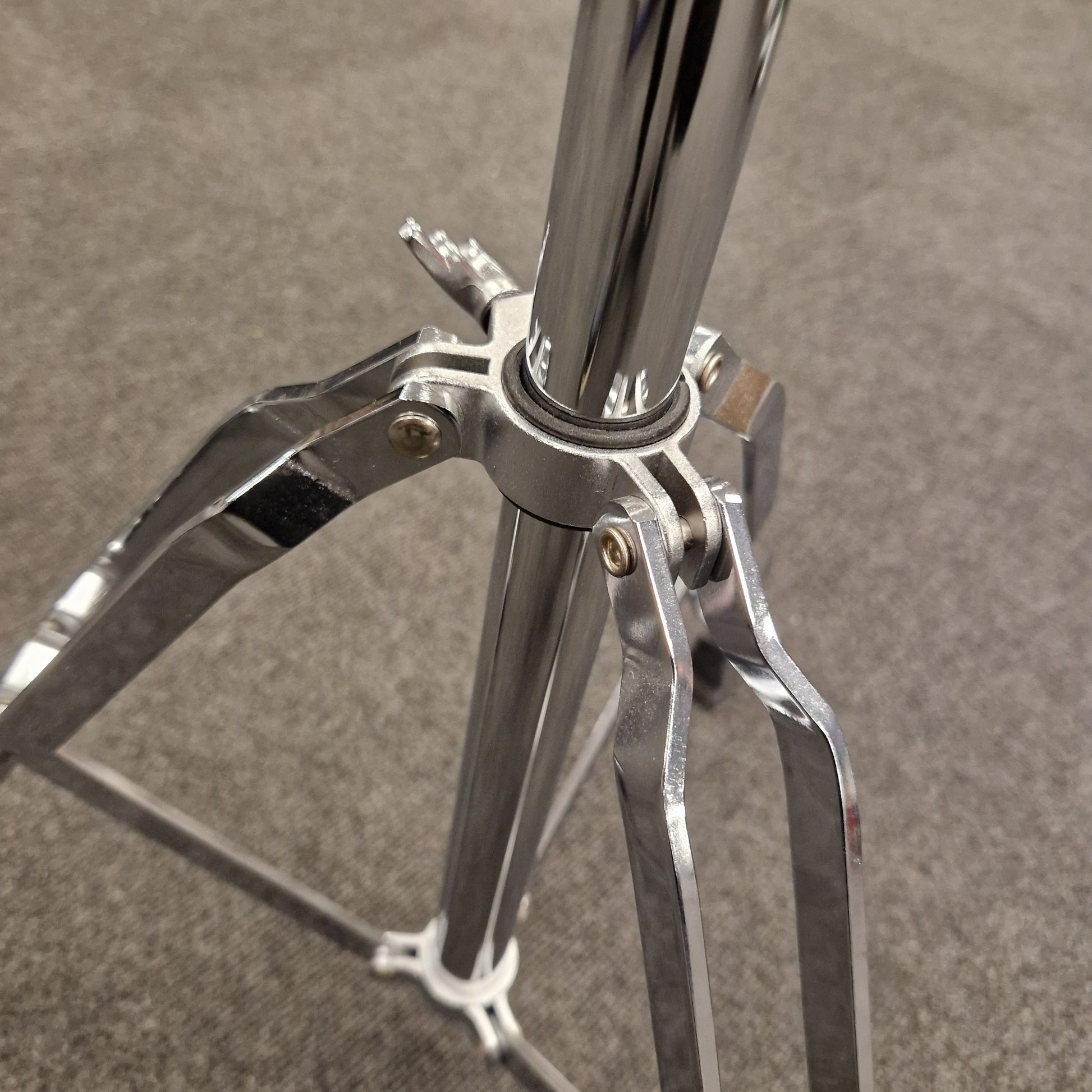 Pre-Owned Yamaha Close-up of a metallic kitchen whisk on a neutral background