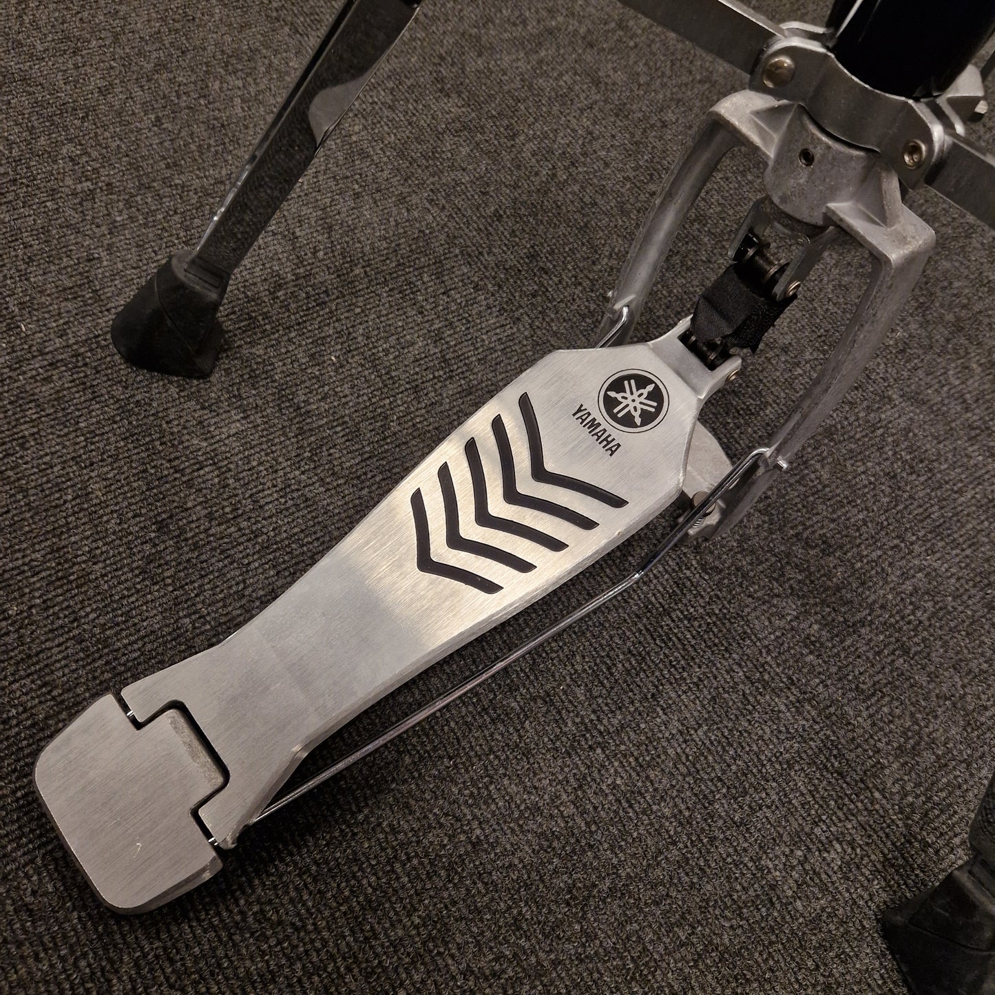 Pre-Owned Yamaha Yamaha pedal on a dark textured surface