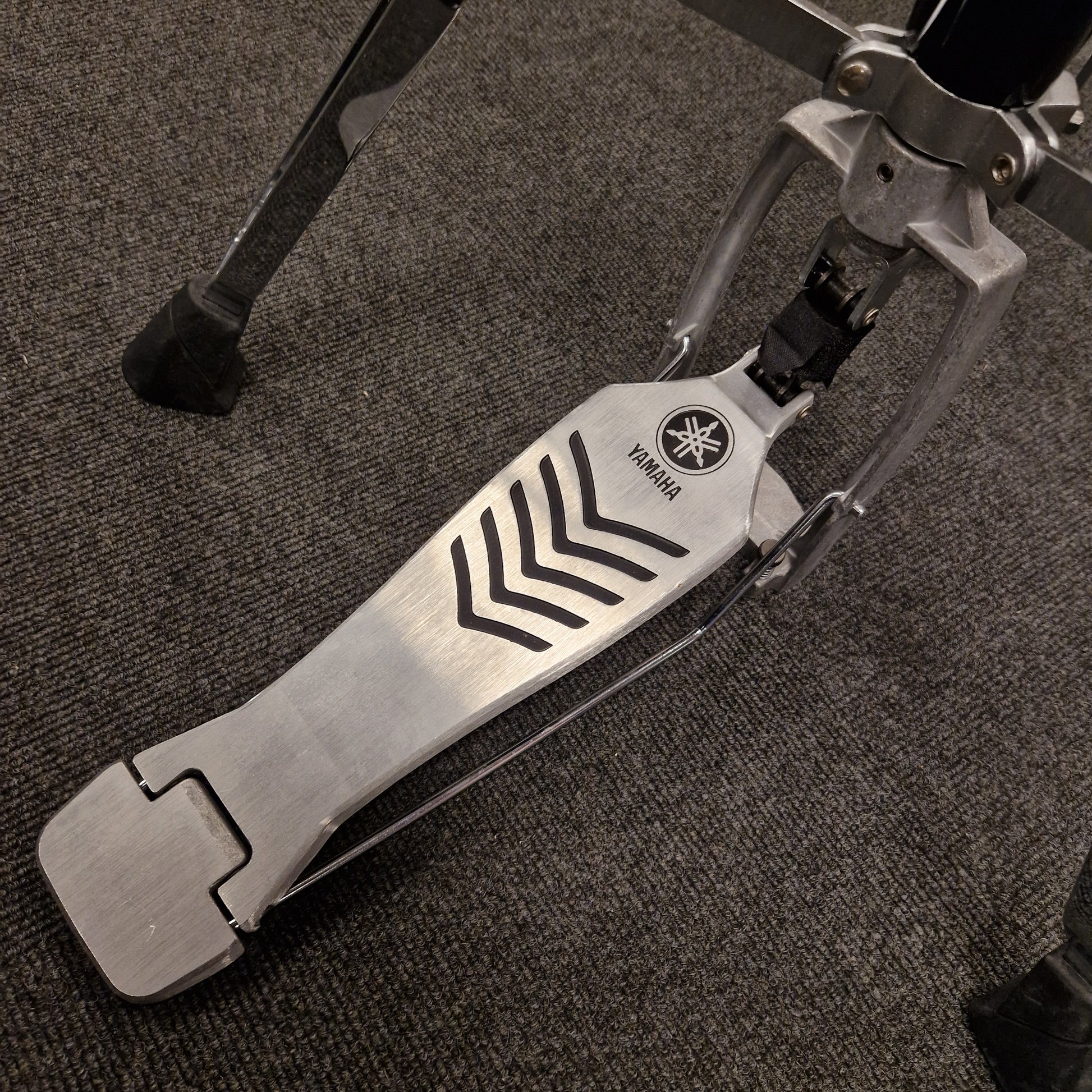 Pre-Owned Yamaha Yamaha pedal on a dark textured surface