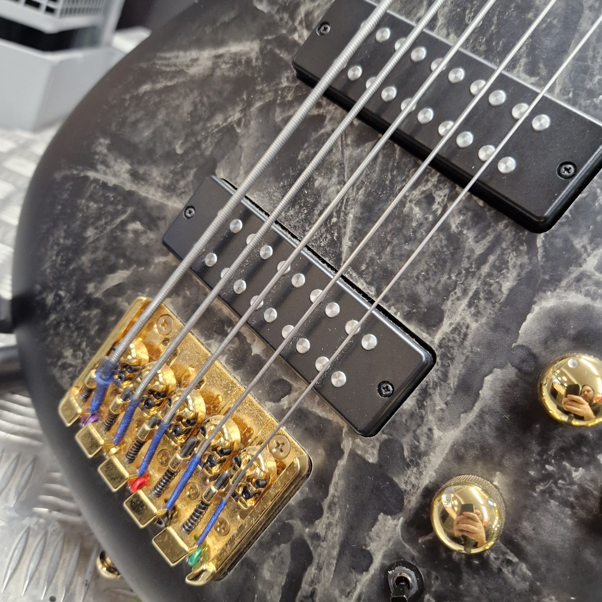 Pre-Owned Ibanez SR305EDX-BZM 5-String Bass - Black Ice Frozen Matte Even Even Closer