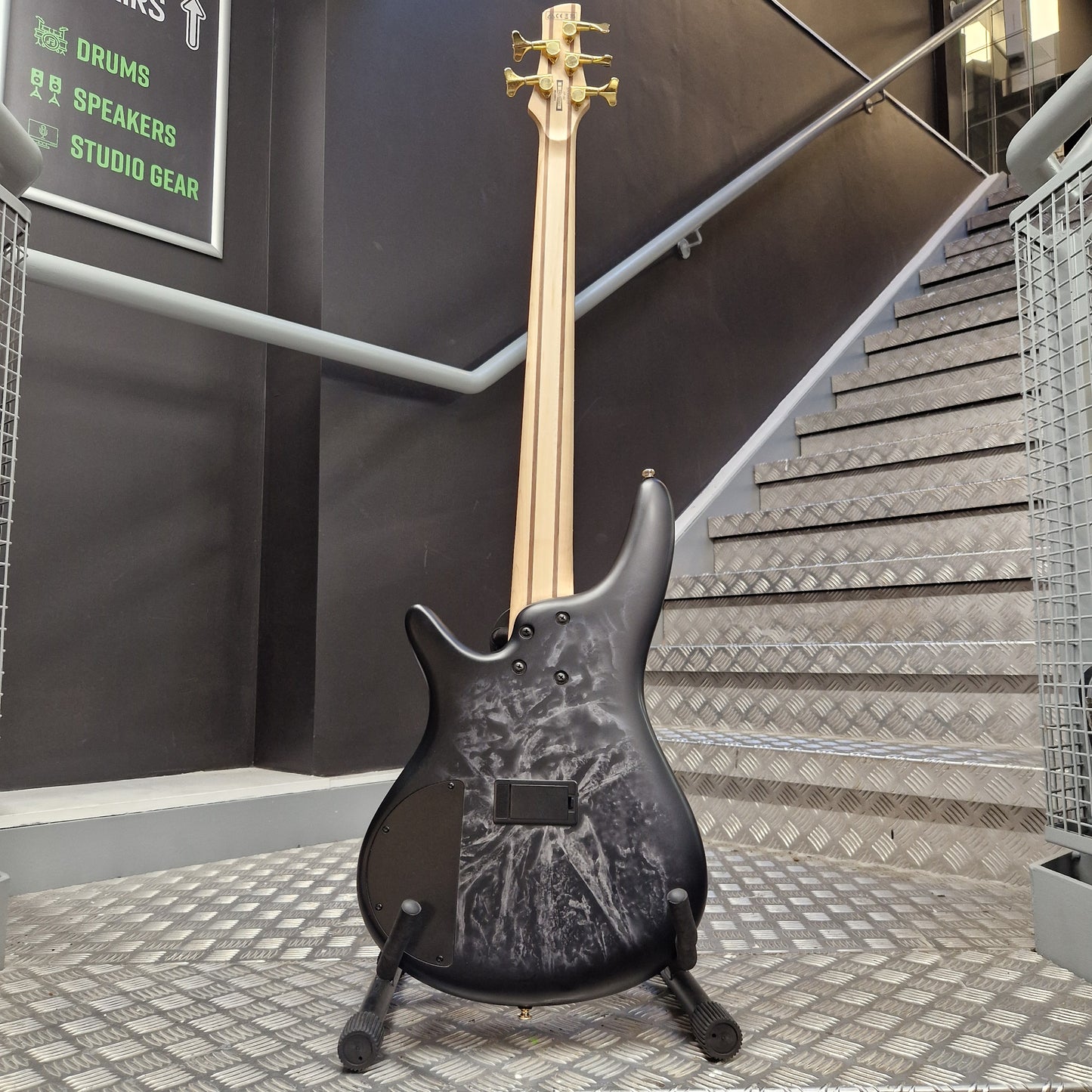 Pre-Owned Ibanez SR305EDX-BZM 5-String Bass - Black Ice Frozen Matte Back
