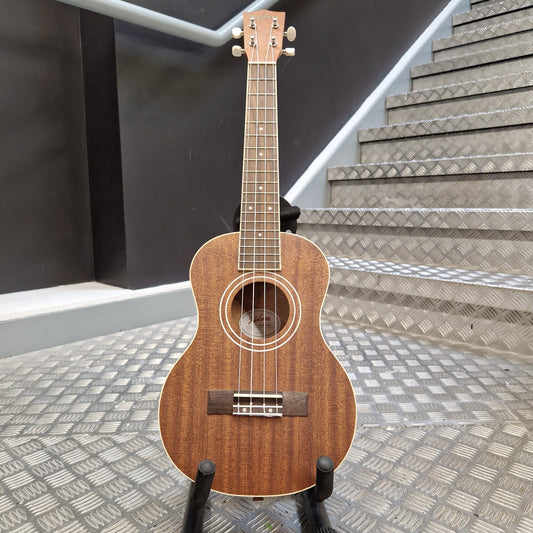 Pre-Owned Halona HUKT-25 Ukulele w/ Gig bag
