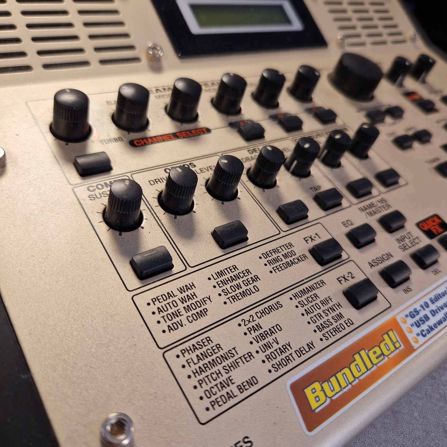 Pre-Owned Boss GS-10 Close-up of a vintage electronic device with knobs and labels, featuring the brand 'Hal平淡'.