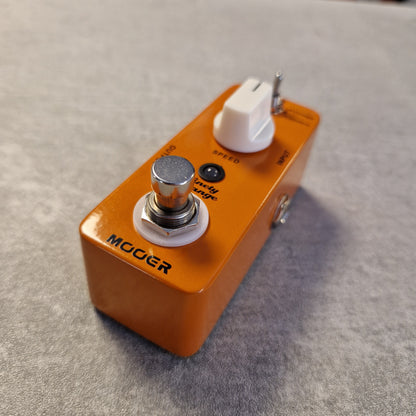 Pre-Owned Mooer MPH1 Orange guitar effects pedal with white knobs on a gray surface