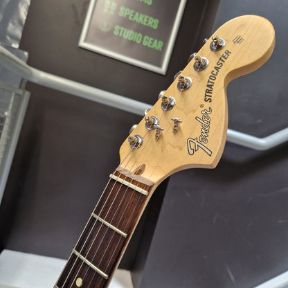 Pre-Owned Fender Performer Stratocaster Electric - Honeyburst