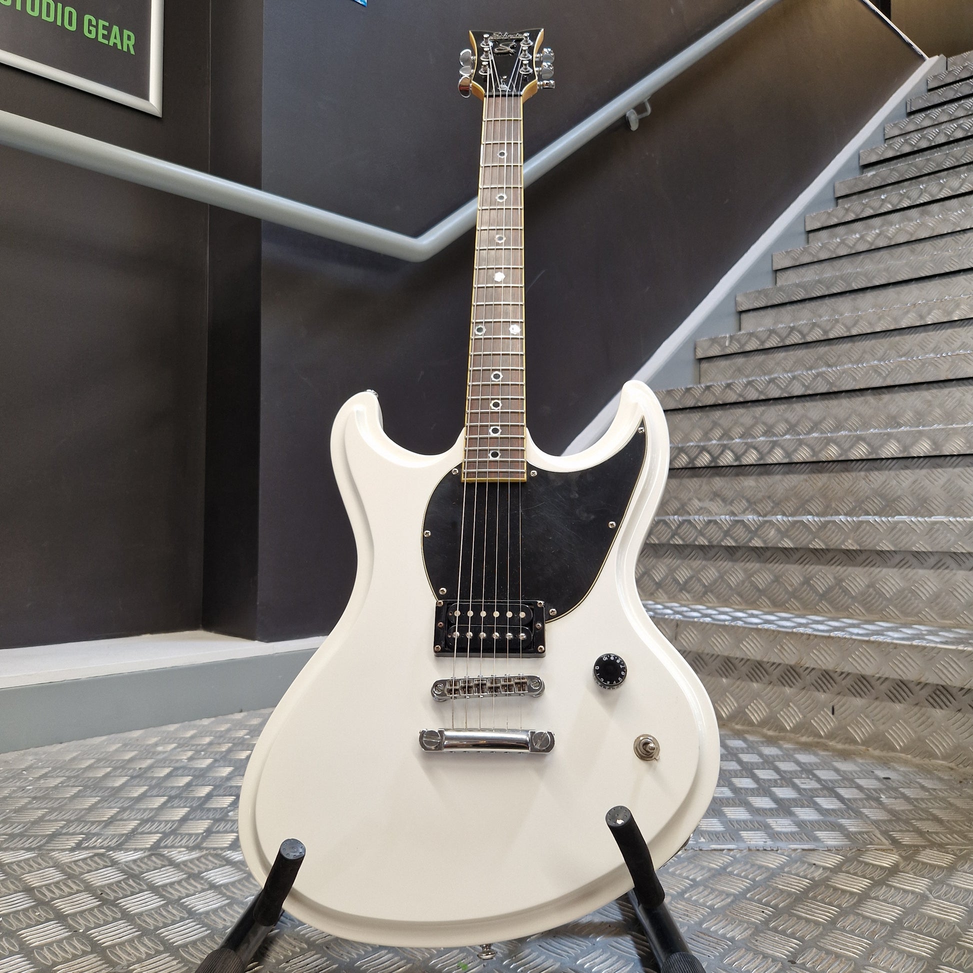 Pre-Owned Schecter Shaun Morgan Signature Electric - White