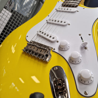 Pre-Owned PRS SE Silver Sky John Mayer Signature Electric - Dandy Lion Close-up of a bright yellow electric guitar body with a white pickguard, chrome hardware, and white control knobs.