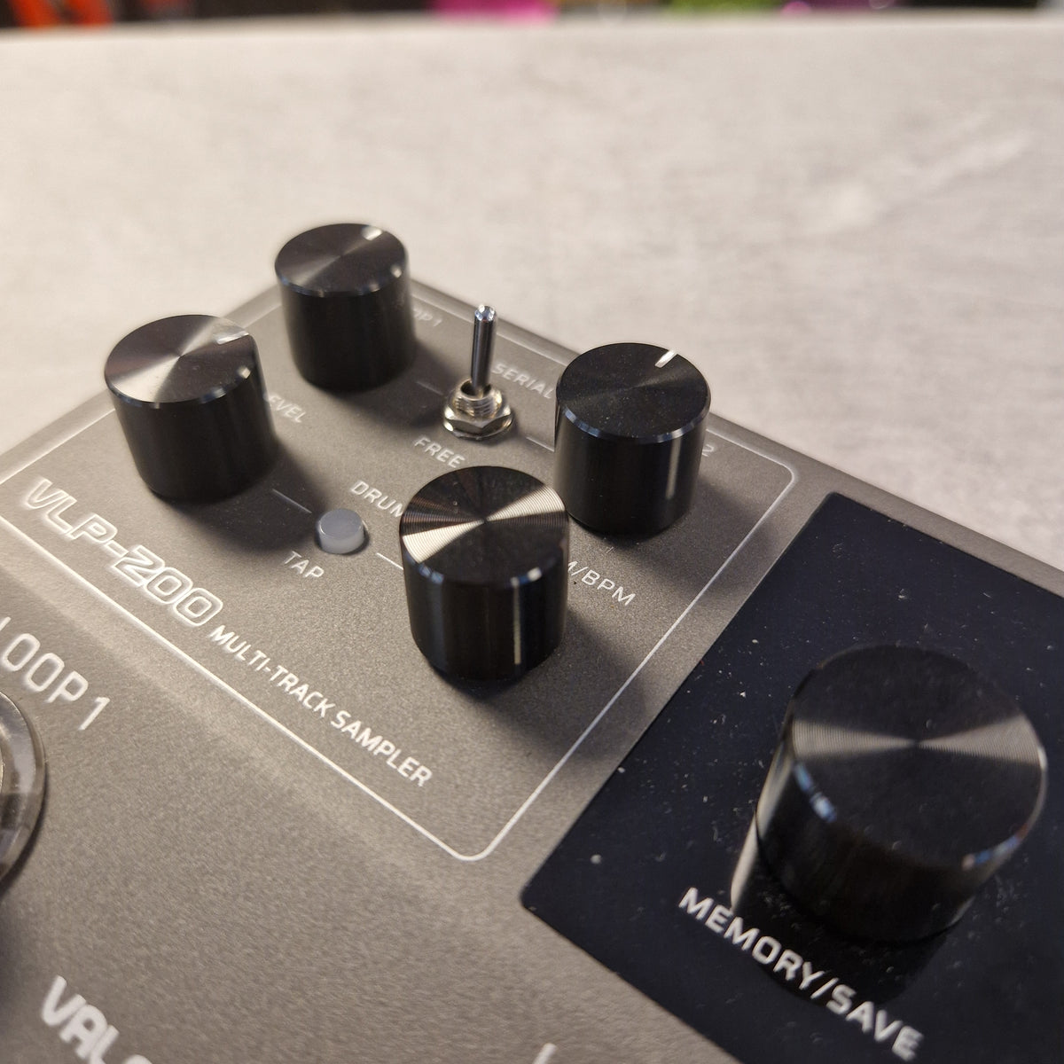 Pre-Owned Valeton VLP-200 Multi-Track Sampler w/ Box